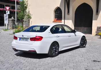 BMW 330e iPerformance - 60