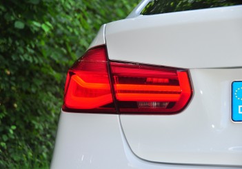 BMW 330e iPerformance - 73