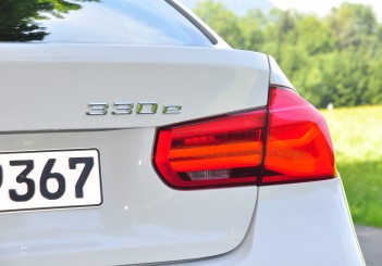 BMW 330e iPerformance - 74