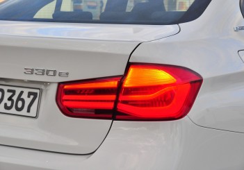 BMW 330e iPerformance - 76