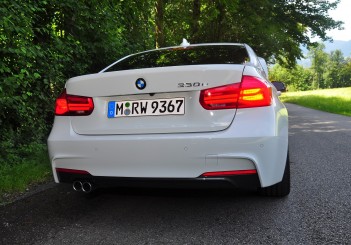 BMW 330e iPerformance - 77