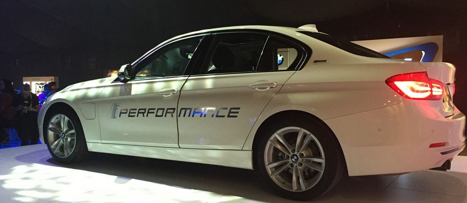 BMW 330e_Aug 2016_2 (12)