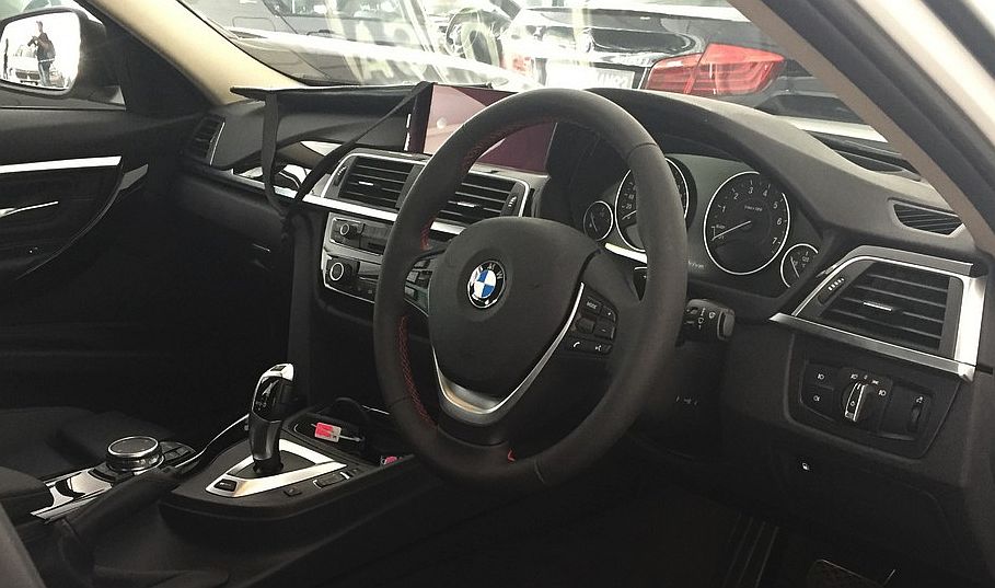 BMW 330e_Aug 2016_2 (16)