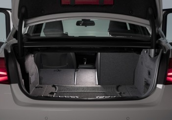 The new BMW 330e (10)