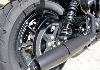 Harley-Davidson Iron 883 - 16