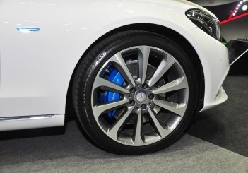 Mercedes Benz C 350e - 09