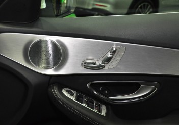 Mercedes Benz C 350e - 30