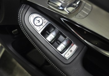 Mercedes Benz C 350e - 33