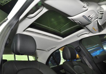 Mercedes Benz C 350e - 36