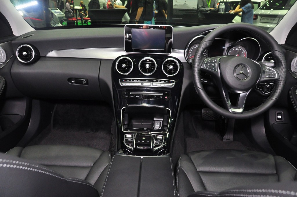Mercedes Benz C 350e - 37