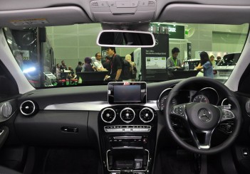 Mercedes Benz C 350e - 38