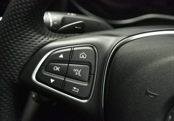 Mercedes Benz C 350e - 42