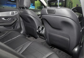 Mercedes Benz C 350e - 61