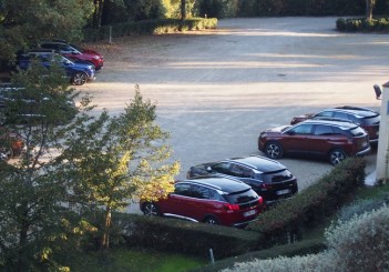 Stopover at waypoint on Day 1 before changing cars and heading to hotel