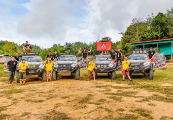 Team Mitsubishi Triton for the 26th Borneo Safari!