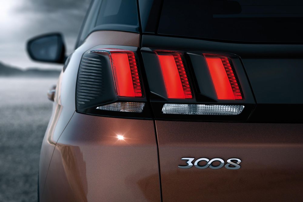 PEUGEOT_3008_2016_306_FR
