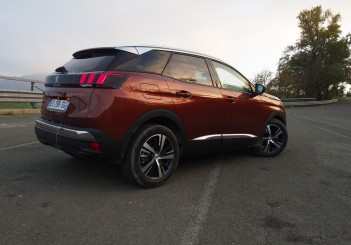Peugeot 3008 Drive_Oct 2016_Bologna_Italy (130)