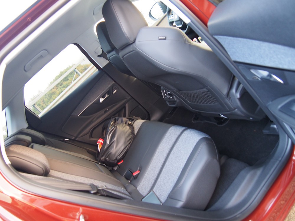 Peugeot 3008 Drive_Oct 2016_Bologna_Italy (147)