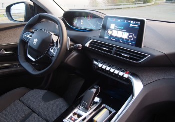 Peugeot 3008 Drive_Oct 2016_Bologna_Italy (151)