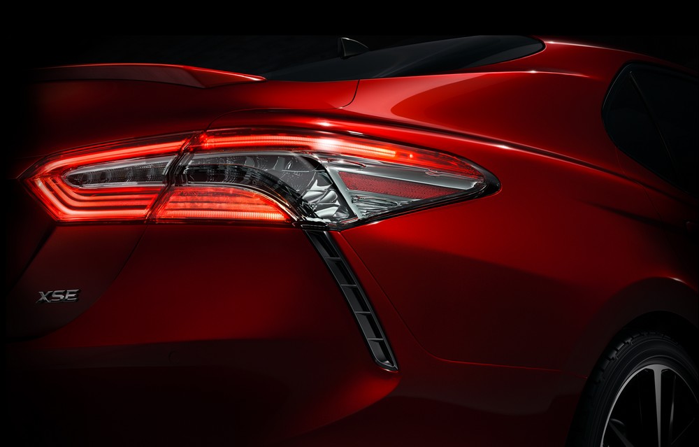 Camry_Teaser_9A32FBA7171E5C1CB4430C5B06DEBA85C3D92CBB(1)