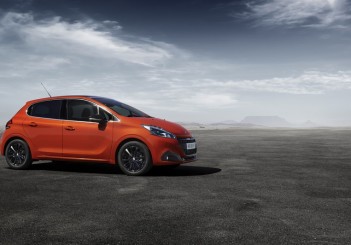 PEUGEOT_208_1502PC003
