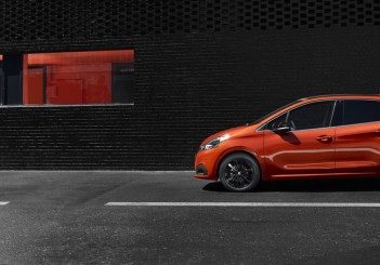 PEUGEOT_208_1502PC007