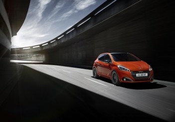 PEUGEOT_208_1502PC010