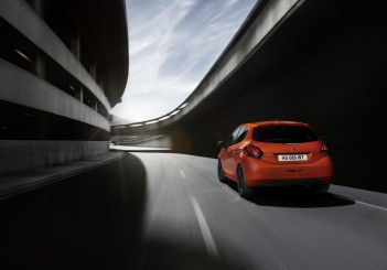 PEUGEOT_208_1502PC011