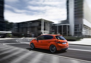 PEUGEOT_208_1502PC012