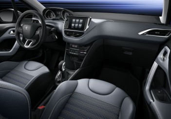 PEUGEOT_208_1502STYP006