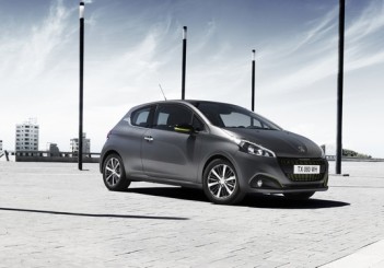 PEUGEOT_208_IceSilver_1502PC006