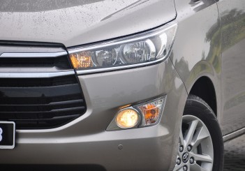 Toyota Innova 2.0G - 04