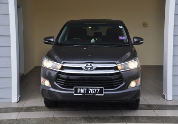 Toyota Innova 2.0G - 11