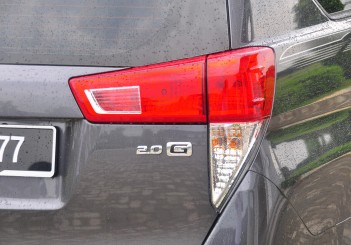 Toyota Innova 2.0G - 16-3