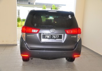 Toyota Innova 2.0G - 16