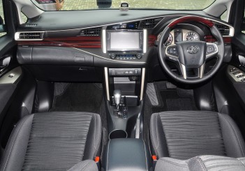 Toyota Innova 2.0G - 20