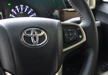 Toyota Innova 2.0G - 25