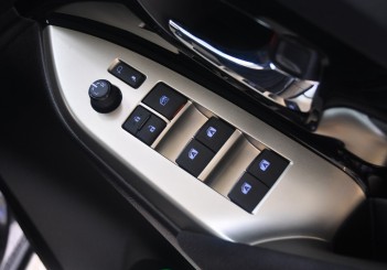 Toyota Innova 2.0G - 26