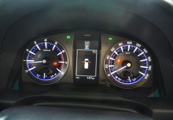 Toyota Innova 2.0G - 30