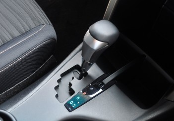 Toyota Innova 2.0G - 32