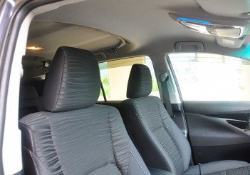 Toyota Innova 2.0G - 35