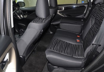 Toyota Innova 2.0G - 39-2