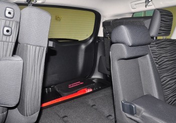 Toyota Innova 2.0G - 43