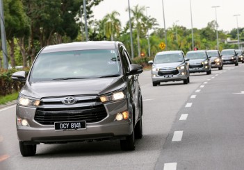 Toyota Innova 2.0G - 51
