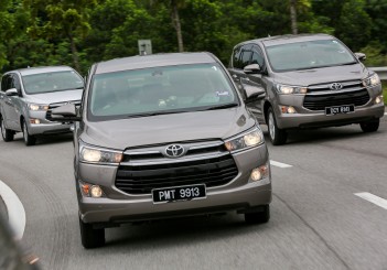 Toyota Innova 2.0G - 53