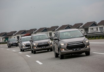Toyota Innova 2.0G - 54