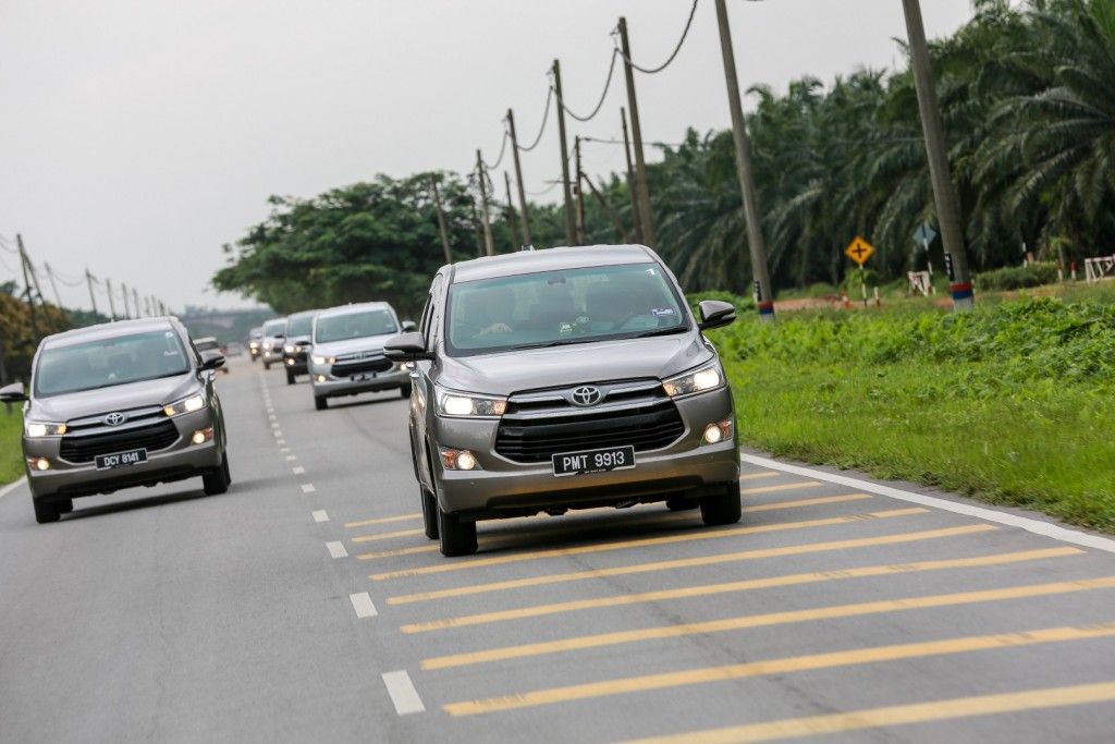 Toyota Innova 2.0G - 55