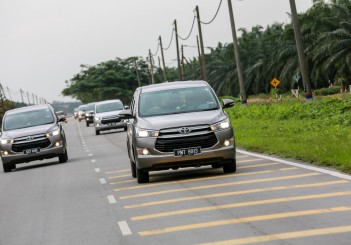 Toyota Innova 2.0G - 55