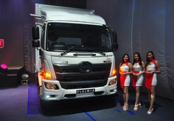 HINO introduces 500 Series of medium commercial vehicles HINO 500 Series trucks - 00