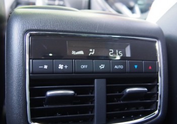 Second-row air-cond vents